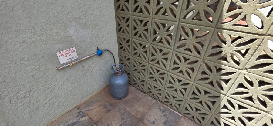 4 Bedroom Property for Sale in Flamwood North West